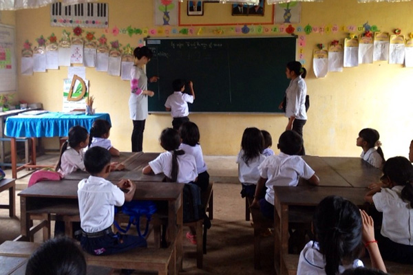 カンボジアの教室風景